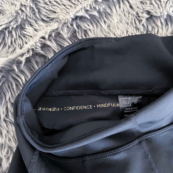 Core Cropped legging by aurum activewear XS - Picture 3 of 6